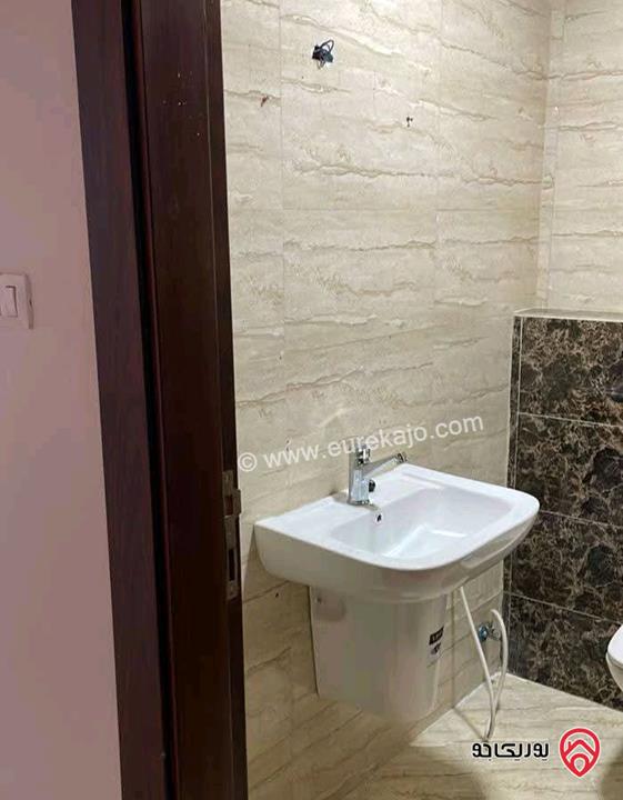 شقة فارغة طابق أرضي مساحة 120م للايجار في عمان - خلدا