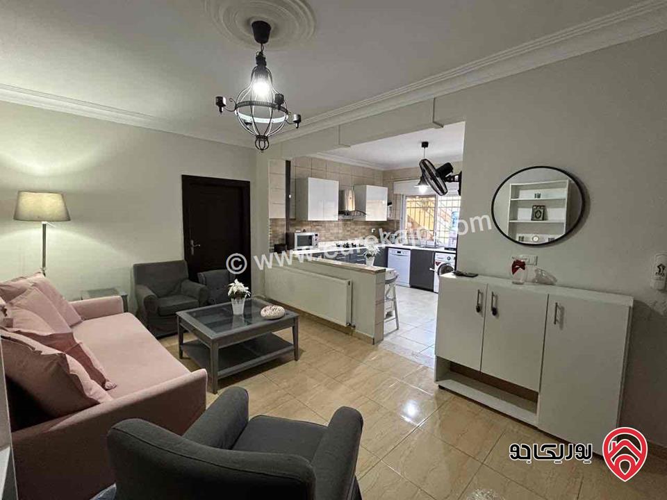 شقة مفروشة شبه ارضية مساحة 140م داخلي و 200م خارجي للإيجار في عمان - البنيات