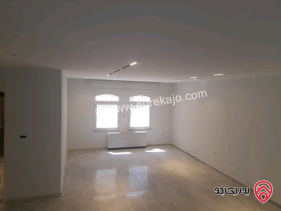 فيلا مساحة 600م على أرض 490م للبيع في عمان - شارع مكة