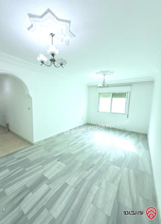 شقة مساحة 150 متر طابق ثالث للبيع في عمان - طبربور 