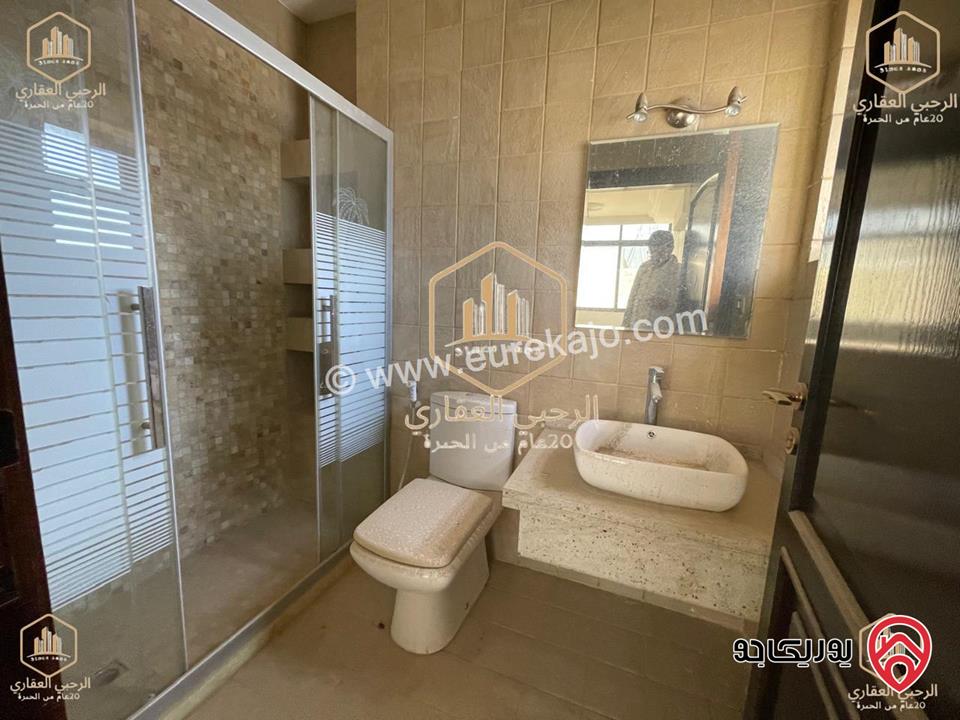 شقة فارغة مساحة 230م طابق أول للايجار في عمان - خلدا