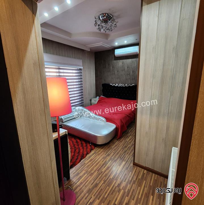 شقة فاخرة مفروشة طابق تسوية مساحة 260م للبيع في عمان - خلدا