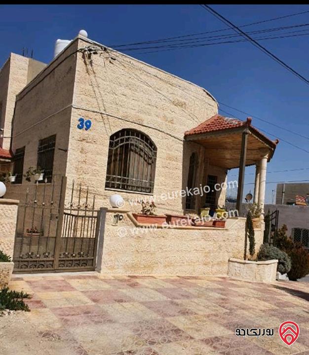 منزل مستقل مساحة الأرض 415م ومساحة البناء 240م للبيع في عمان - أبو نصير