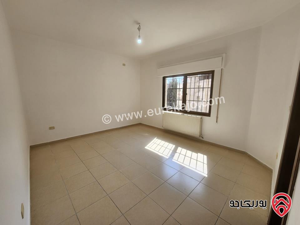 شقة مساحة 135م طابق أول للايجار في عمان - الجبيهة