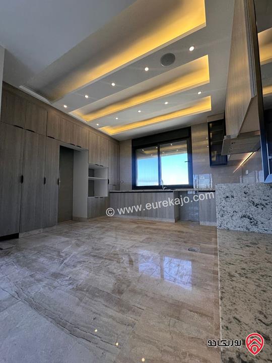 شقة طابق ثاني مساحة 240م للايجار في عمان - الجبيهة 