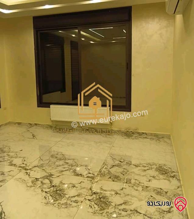 شقة جديدة لم تسكن طابق أول مساحة 185م للإيجار في عمان - طريق المطار 