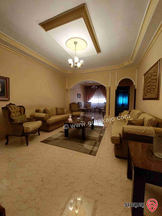 شقة للبيع في عمان -المقابلين شارع الحرية مساحة 194م ط1