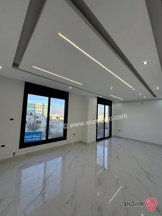 شقق مساحة 165م للبيع في إسكان جديد لم يسكن بعد في عمان - الجبيهة بالقرب من فاير فلاي