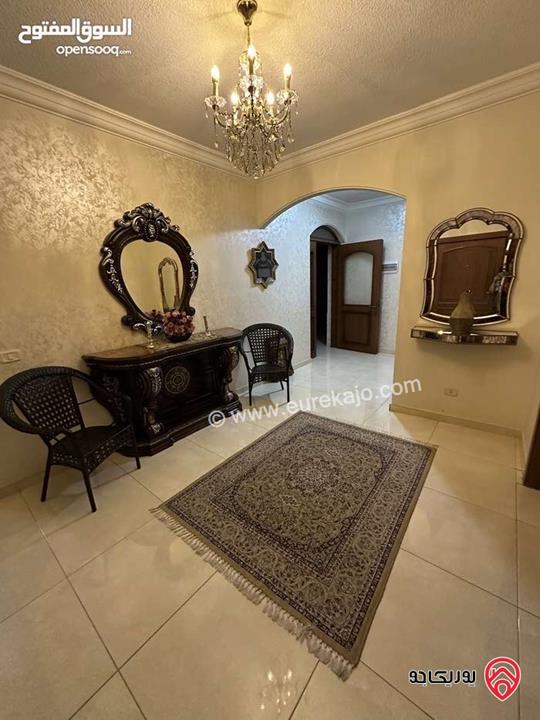شقة مفروشة طابق ثاني مساحة 220م  للايجار في عمان - الرابية