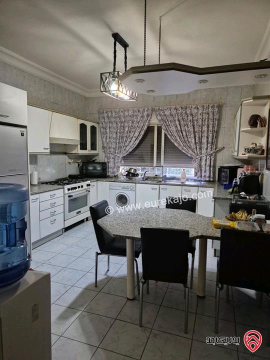 شقة دوبليكس طابقين مساحة 255م داخلي و 100م خارجي للبيع في عمان - عبدون 