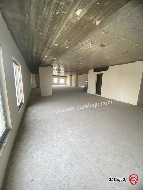 مكتب 202م للبيع في مجمع الحسيني التجاري – شارع زهران (بين السابع والثامن) بأجمل اطلالة وبسعر مميز