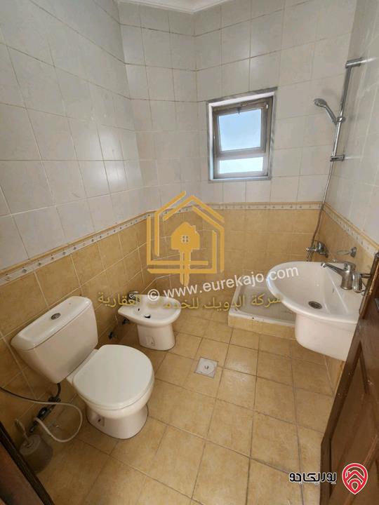 شقة فارغة طابق اول مساحة 135م للإيجار في عمان - الجبيهة 