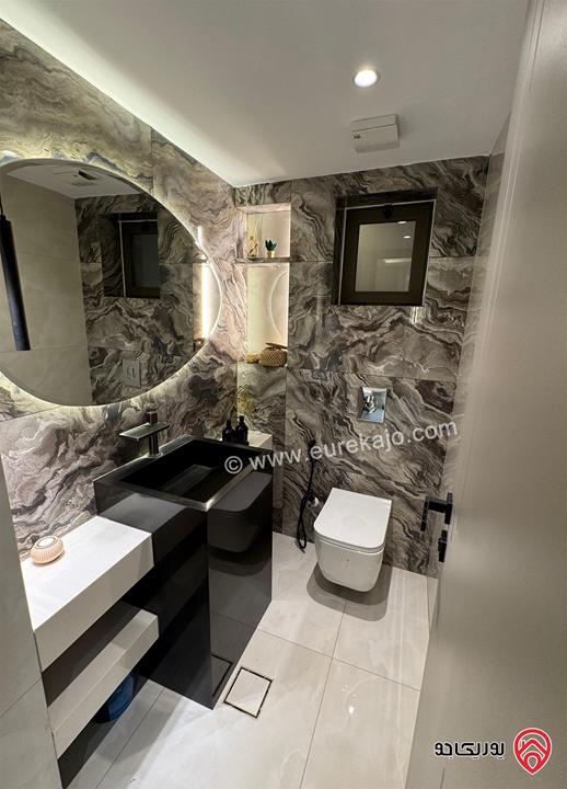 شقة شبه أرضية مساحة 135م داخلي مع حديقة 130م مفروشة بالكامل للايجار في عمان - عبدون