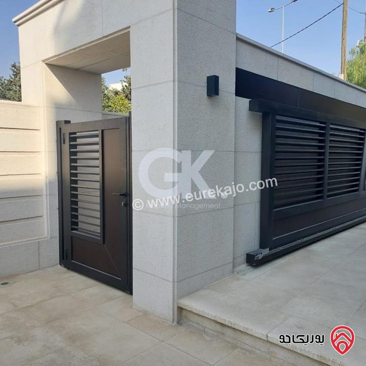 فيلا مساحة 650م على أرض 320م للبيع في عمان - عبدون