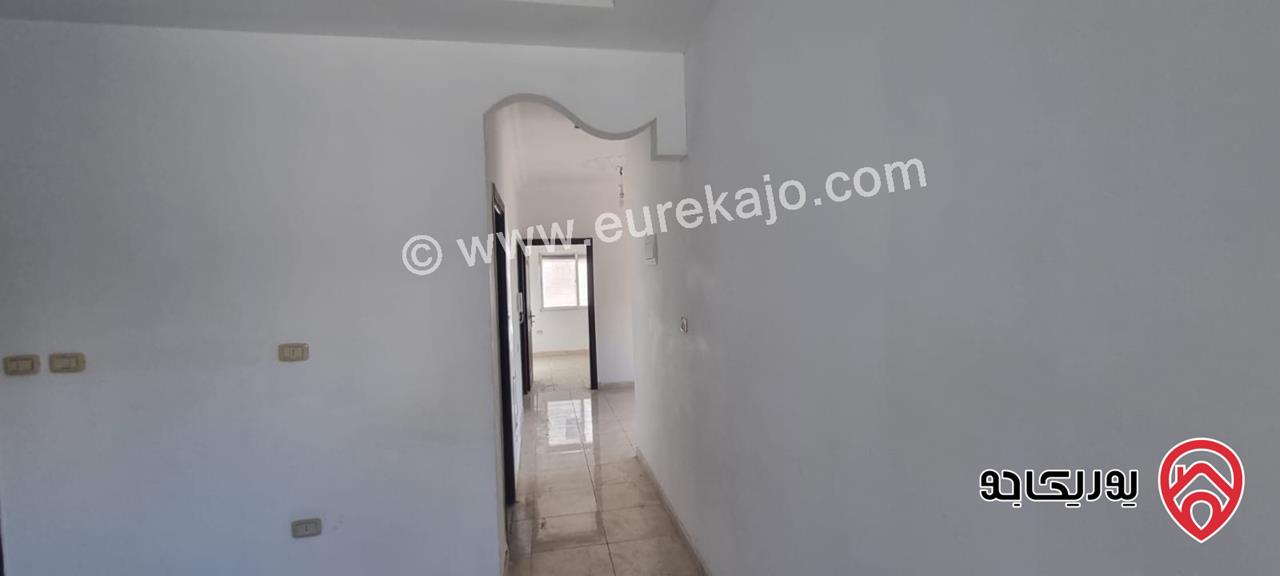 شقة مميزة مساحة 115م طابق ثالث للبيع في عمان - ام نوارة ضاحية الفاروق بالقرب من دوار البنزين من المالك مباشرة 