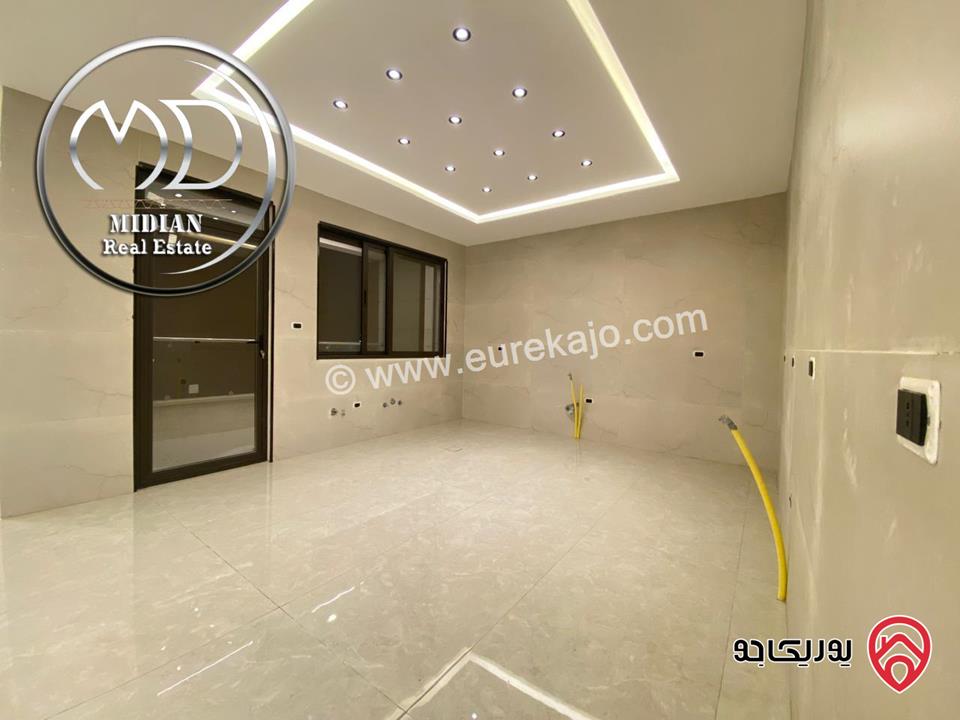 شقق جديدة للبيع في عمان - الظهير مساحات 200م & 250م تشطيبات ديكورات فاخرة اطلالة جميلة موقع مميز على ثلاث شوارع بأسعار مميزة جداً