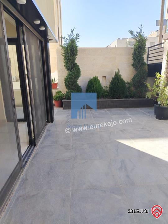 شقة فاخرة شبه أرضية مساحة 110م مع ترسات 60م للبيع في عمان - خلدا