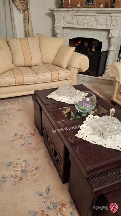 منزل 3 طوابق على أرض 944م للبيع في عمان - تلاع العلي