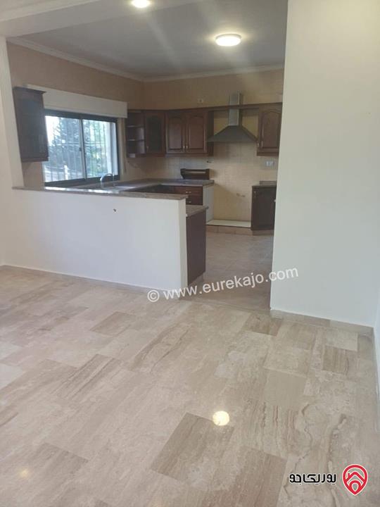 شقة طابق ثالث مساحة 185م مع روف 75م للايجار في عمان - خلدا