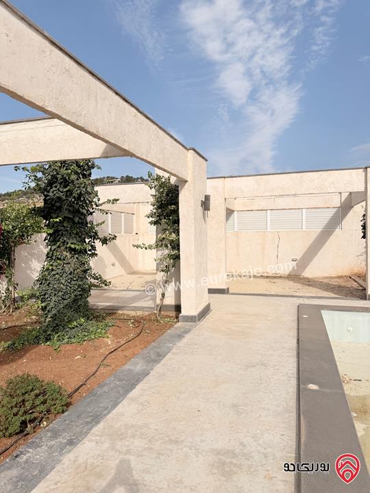 مزرعة مساحة الأرض 904م والبناء 80م للبيع بمنطقة الرشايدة/ جرش بإطلالة خلابة خلف جامعة جرش الأهلية 