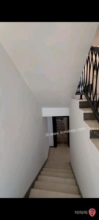 فيلا مساحة 464م على أرض 1 دونم للبيع في عمان - عبدون