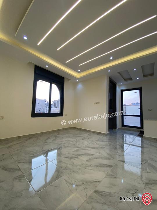 شقة مميزة طابق ثالث مع روف دوبلكس مساحة 198م مع ترس واسع 60م بمدخل مستقل للبيع في عمان - شفا بدران/ ابو نصير، دوار البحرية