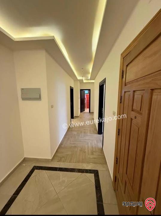 شقة طابق أول مساحة 200م للايجار في عمان - دابوق 