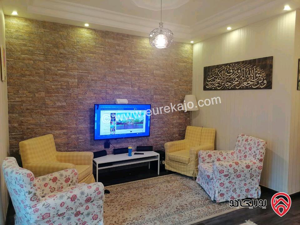 شقة ارضية مساحة 175م داخلي و 150م خارجي للبيع في عمان - خلدا