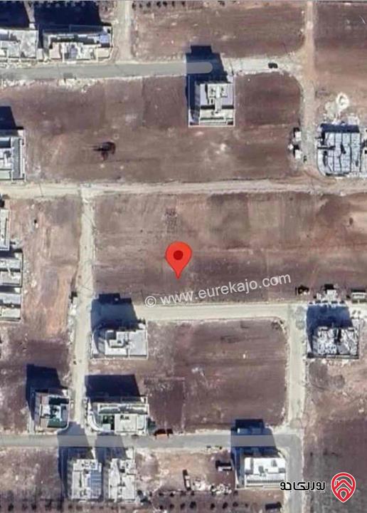 قطعة ارض مساحة 700 متر للبيع في اربد / بشرى و على بعد  دقيقتين عن دوار الكساسبة 