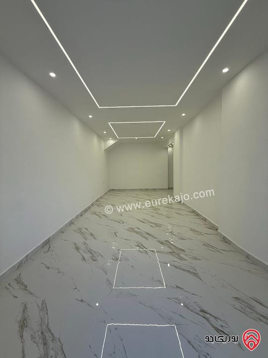 شقة للإيجار شبه ارضية مساحة 120م مع ترس 60م في عمان - ضاحية الاستقلال