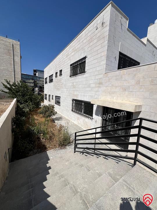 فيلا مساحة الارض 672م مساحة البناء 600م للبيع في عمان - دير غبار حي السهل 