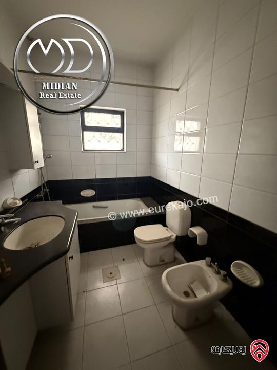 شقة طابقية فارغة للايجار في عمان - الدوار السابع مساحة 300م 4 نوم طابق اول بسعر مميز