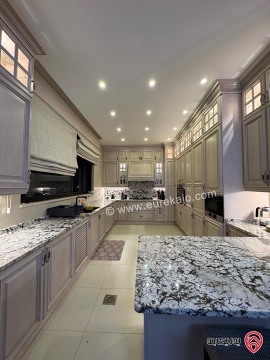 شقة مفروشة مساحة 275م للبيع في عمان - دابوق تبعد 600م عن مكتب الامير غاي بن محمد 