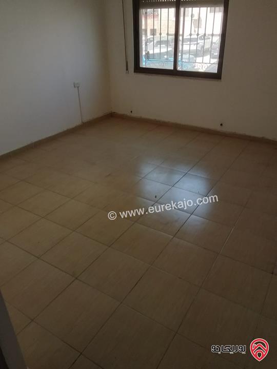 شقة مساحة 165م طابق أول للبيع أو للايجار في عمان - الجبيهة حي أم زويتينة مقابل مدارس الرواد 