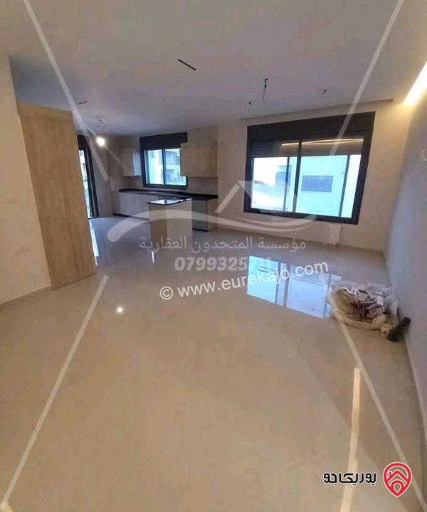 شقة فارغة مساحة 250م طابق ثاني للايجار في عمان - أم السماق