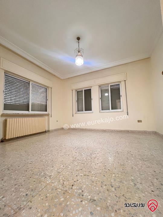 شقة طابق ثاني مساحة 195م للايجار في عمان - خلدا