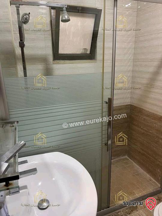 شقة فارغة طابق ثالث مساحة 150م للإيجار في عمان - الرابية 