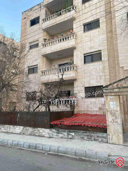 شقة طابقية طابق اول فني مساحة 140م للبيع في اربد 