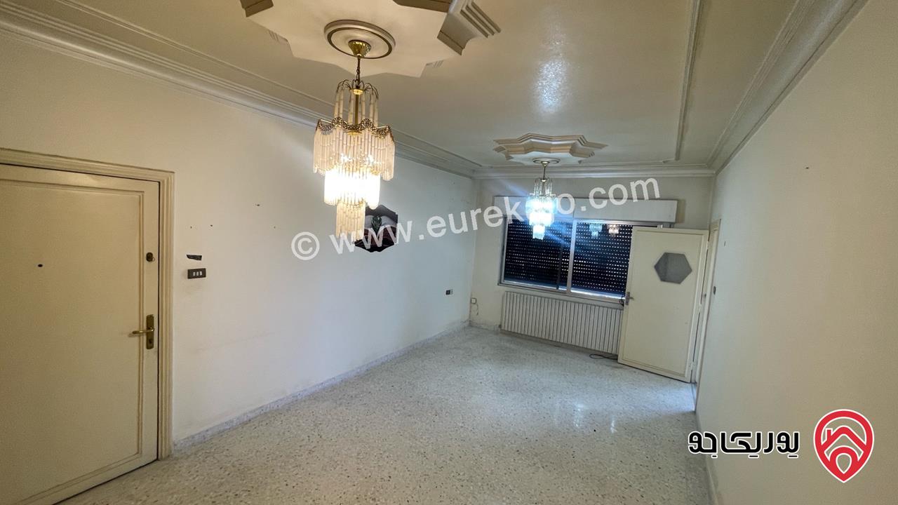 شقة مميزة مساحة 212م طابق ثاني للبيع في عمان - تلاع العلي خلف سوق سلطان 