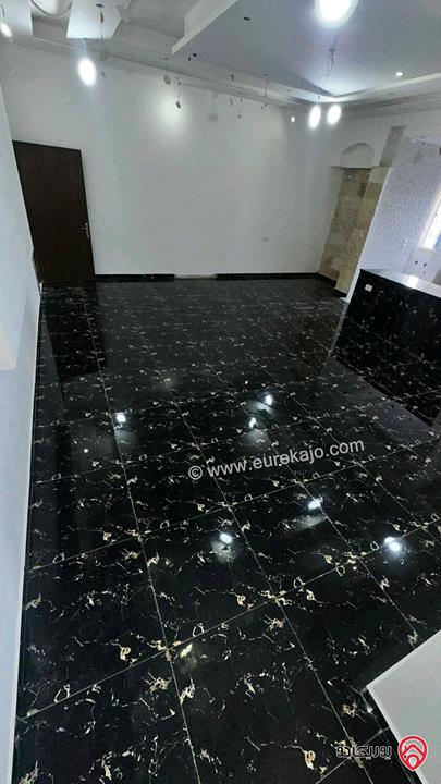 شقتين عدد 2 طابق ثاني سوبر ديلوكس مساحة 154م لكل شقة للبيع في المفرق 