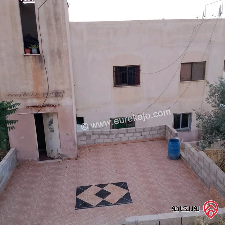 بيت مستقل مكون من 3 طوابق على أرض 252م للبيع في عمان - ماركا الجنوبية 