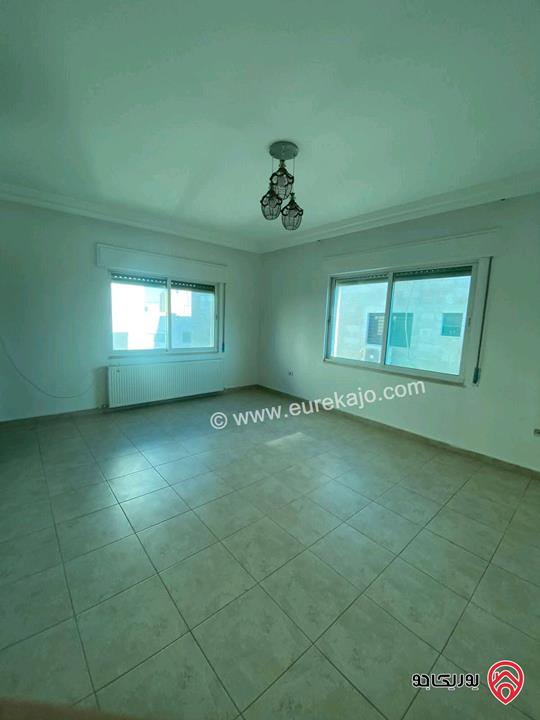 شقة طابقية مساحة 240م للإيجار فارغة في عمان - السابع