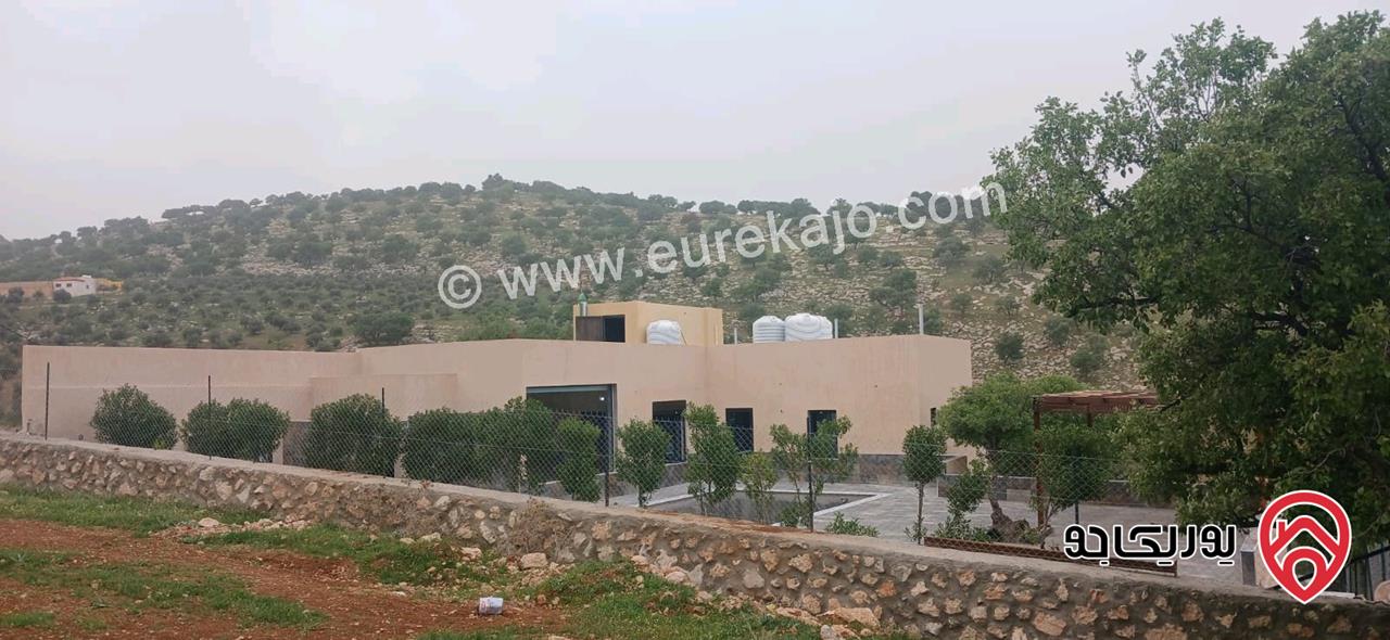 مزرعة مساحة الارض 4368م مساحة البناء 216 للبيع في الزرقاء - الكمشة العالوك جديدة تحت الانشاء