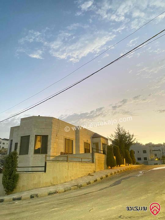 فيلا مساحة الأرض 570م والبناء 913م للبيع في عمان - ضاحية الرشيد 