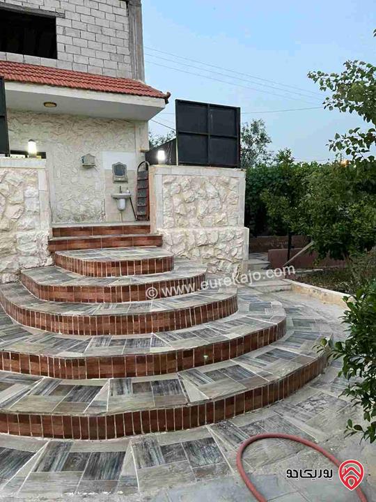 منزل طابقين مساحة 500م وأرض 1000م للبيع بسعر قابل للتفاوض في عمان - أم البساتين