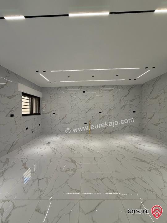 شقة شبه ارضي مساحة 160م مع ترس وحديقة 100م للبيع في عمان - البنيات 