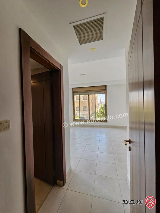 شقة سوبر ديلوكس جديدة - طابقية - مساحة 223م طابق أول للبيع في عمان - دير غبار