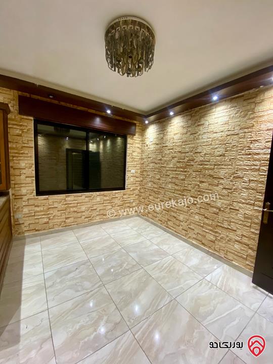 شقة شبه ارضية مساحة 120م على القوشان و 180م على الواقع للبيع في عمان - الياسمين