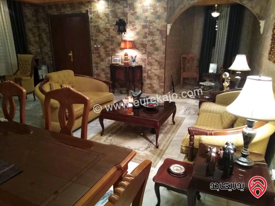 فيلا نظام امريكي 3 طوابق على أرض مساحة 250م للبيع في عمان - ابو نصير