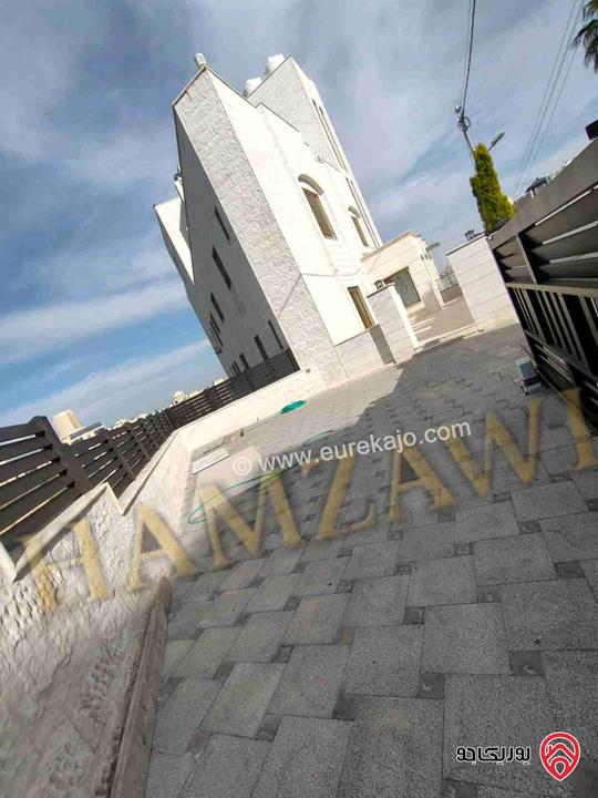 شقة طابق أرضي مساحة 220م داخلي و 100م خارجي للايجار في عمان - عبدون 